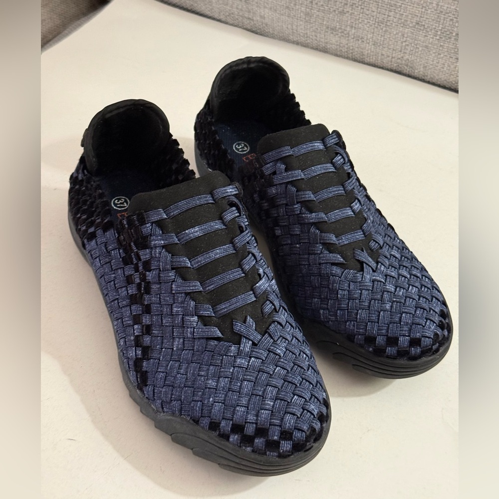 COMFORTABLE STYLISH BERNIE MEV. BLUE & BLACK SLIP-ON SHOES